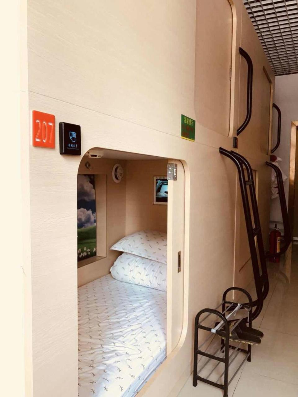 The Olive Tree Capsule Hostel Shenzhen Eksteriør billede
